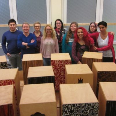 Projektwoche der BSAH41: Cajons und Tastbäume entstehen